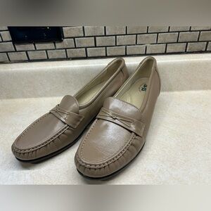 New SAS TRIPAD WOMEN'S SIZE 12s EASIER MOCHA SHOES  Loafers, Genuine Leather.